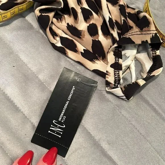 NWT International concepts leopard print, long sleeve shirt size 2X. - Picture 7 of 9